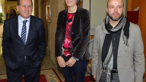 Los portavoces de la oposición en el Parlamento Gallego: Xoaquín Fernández Leiceaga del PSdG (i), Ana Pontón del BNG (c) y Luis Villares de En Marea, tras de escuchar el discurso de investidura del candidato a la Xunta, Alberto Núñez Feijóo Los portavoces de la oposición en el Parlamento Gallego: Xoaquín Fernández Leiceaga del PSdG (i), Ana Pontón del BNG (c) y Luis Villares de En Marea, tras de escuchar el discurso de investidura del candidato a la Xunta, Alberto Núñez Feijóo