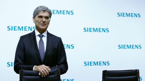El consejero delegado de Siemens, Joe Kaeser, antes de la rueda de prensa para presentar los resultados anuales del grupo, en Munich. REUTERS/Michaela Rehle