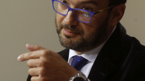 El portavoz del PSOE, Antonio Hernando, durante la rueda de prensa posterior a la reunión de la Junta de Portavoces, en el Congreso. EFE/Kiko Huesca El portavoz del PSOE, Antonio Hernando, durante la rueda de prensa posterior a la reunión de la Junta de Portavoces, en el Congreso. EFE/Kiko Huesca