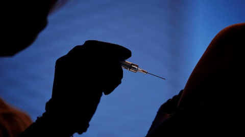 Vacunació Alejandro García EFE