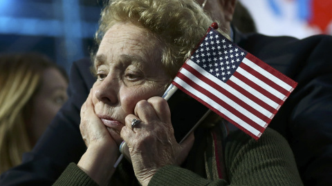 Una seguidora de Clinton lamenta los resultados electorales./ REUTERS