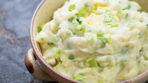 Irish Champ o puré de patatas irlandés. Irish Champ o puré de patatas irlandés.