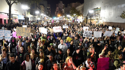 Miles de personas protestan contra Donald Trump en las principales ...