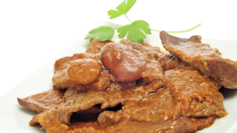 Fricandó de ternera con setas. Fricandó de ternera con setas.