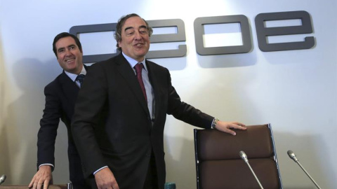 El presidente de CEOE, Juan Rosell (d), y el presidente de CEPYME, Antonio Garamendi (i), informan sobre las conclusiones de la Junta directiva extraordinaria de CEOE. /EFE El presidente de CEOE, Juan Rosell (d), y el presidente de CEPYME, Antonio Garamendi (i), informan sobre las conclusiones de la Junta directiva extraordinaria de CEOE. /EFE