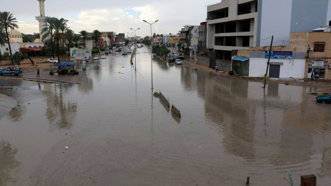 Las fuertes lluvias inundan el centro de Tripoli (Libia). REUTERS/Hani Amara