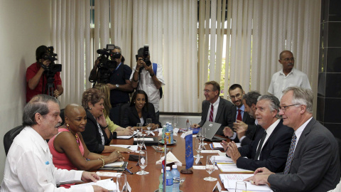 Representantes de las delegaciones de Cuba y la UE reunidos en La Habana. - REUTERS Representantes de las delegaciones de Cuba y la UE reunidos en La Habana. - REUTERS