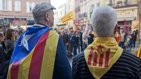 Acto de apopyo a la CUP que ha reunido en Perpignan su asamblea nacional para debatir sobre el proceso catalán, las elecciones generales y la investidura de Artur Mas. EFE/Robin Townsend