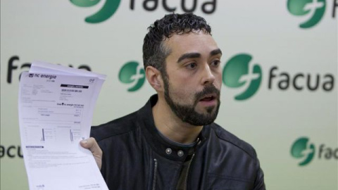 El periodista y activista, Rubén Sánchez, presenta su nuevo libro 'Timocracia' .- EFE El periodista y activista, Rubén Sánchez, presenta su nuevo libro 'Timocracia' .- EFE
