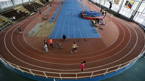 Varios atletas entrenan hoy en el centro olímpico 'hermanos Znamensky' en Moscú. /REUTERS Varios atletas entrenan hoy en el centro olímpico 'hermanos Znamensky' en Moscú. /REUTERS
