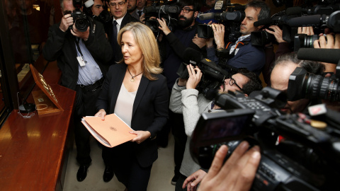 La Abogada General del Estado, Marta Silva de Lapuerta, ha presentado en el Tribunal Constitucional el recurso de inconstitucionalidad del Gobierno contra la resolución independentista del Parlamento de Cataluña, aprobado en el Consejo de M La Abogada General del Estado, Marta Silva de Lapuerta, ha presentado en el Tribunal Constitucional el recurso de inconstitucionalidad del Gobierno contra la resolución independentista del Parlamento de Cataluña, aprobado en el Consejo de M