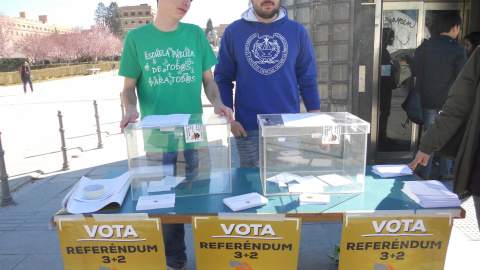 Mesas de votación del Referéndum 3+2 en Ciudad Universitaria./ B. Gordaliza