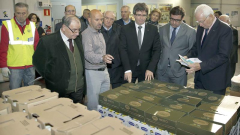 Puigdemont espera que las eléctricas se sientan "interpeladas" tras el suceso de Reus / EFE Puigdemont espera que las eléctricas se sientan "interpeladas" tras el suceso de Reus / EFE