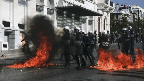 La policía griega tuvo que intervenir para frenar los altercados. REUTERS/Alkis Konstantinidis