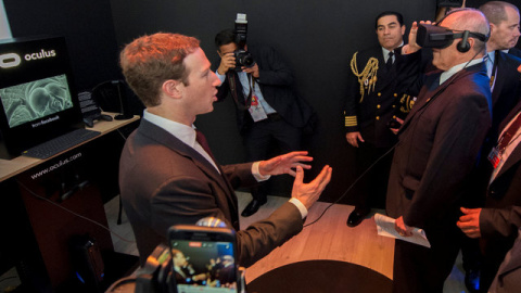 El creador de Facebook durante su conferencia en la Cumbre de Líderes del Foro de Cooperación Económica Asia Pacífico / REUTERS El creador de Facebook durante su conferencia en la Cumbre de Líderes del Foro de Cooperación Económica Asia Pacífico / REUTERS