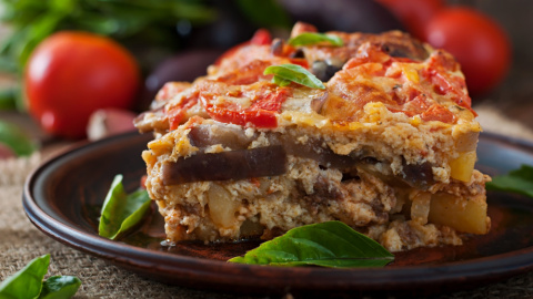Moussaka o musaka griega. Foto de Timolina en www.freepik.es Moussaka o musaka griega.