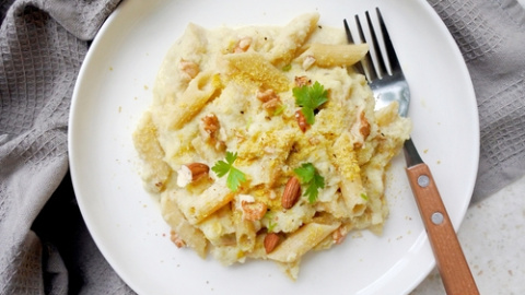 Receta de pasta con salsa de coliflor. Penne rigate con salsa de coliflor.