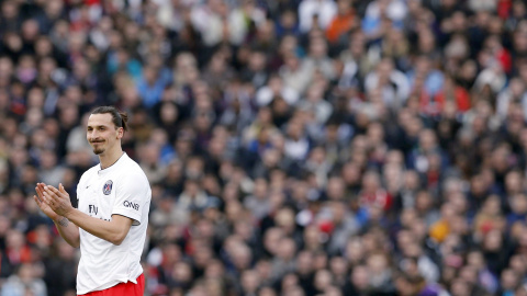 Ibrahimovic durante el partido entre el PSG y el Girondins. /REUTERS Ibrahimovic durante el partido entre el PSG y el Girondins. /REUTERS