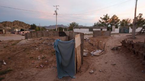 Una letrina en un barrio marginal en Ciudad Juárez (México). REUTERS / Jose Luis González