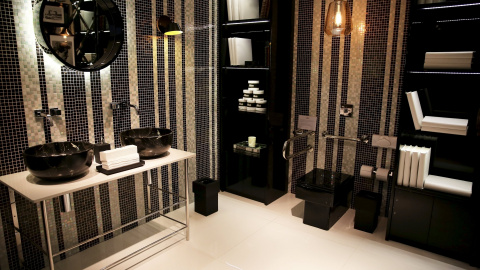 Un baño público para hombres diseñado por Jade Jagger, la hija del cantante de los Rolling Stones Mick Jagger, en Sao Paulo (Brasil). REUTERS / Nacho Doce