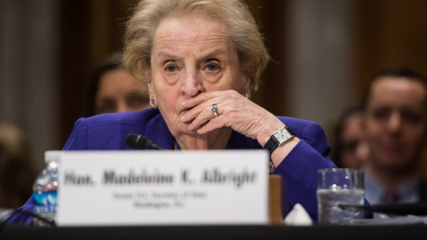 La ex secretaria de Estado de EEUU Madeleine Albright, en una comparecencia en el Senado. AFP/NICHOLAS KAMM La ex secretaria de Estado de EEUU Madeleine Albright, en una comparecencia en el Senado. AFP/NICHOLAS KAMM