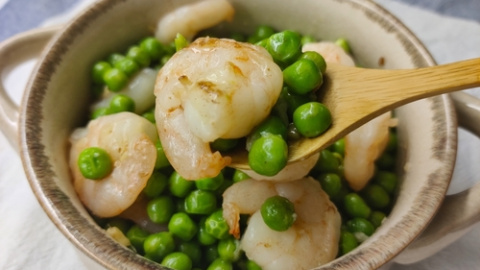 Guisantes con gambas. Guisantes con gambas.