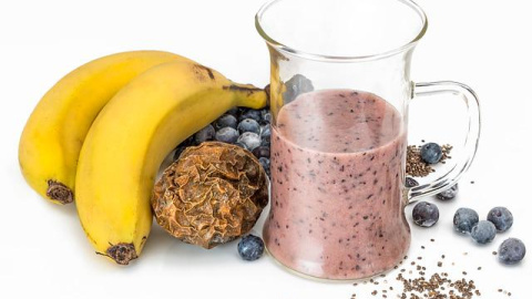 Smoothie de arándanos y plátano. Foto: Pixabay. Smoothie de arándanos y plátano.