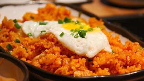 Arroz frito con kimchi. Foto: sharonang/ Pixabay. Arroz frito con kimchi.