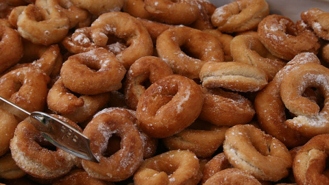 Rosquillas. Foto: Tamorlan. Wikimedia Commons. Rosquillas.