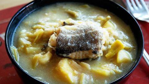 Porrusalda de bacalao. Foto: wikimedia commons. Porrusalda de bacalao.