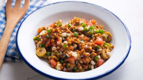 Ensalada de lentejas con bacalao. Ensalada de lentejas con bacalao.
