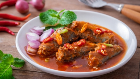 Caballa en salsa picante. Caballa en salsa picante.