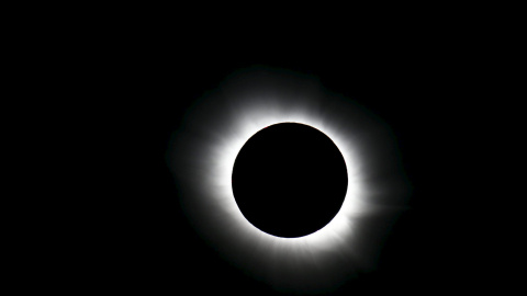 El eclipse total de sol como ha podido verse en Noruega. REUTERS/Haakon Mosvold Larsen