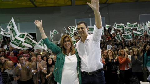 La candidata socialista a la Presidencia de la Junta de Andalucía, Susana Díaz, y el secretario general del PSOE, Pedro Sánchez, en el mitin de cierre de campaña. REUTERS/Marcelo del Pozo La candidata socialista a la Presidencia de la Junta de Andalucía, Susana Díaz, y el secretario general del PSOE, Pedro Sánchez, en el mitin de cierre de campaña. REUTERS/Marcelo del Pozo