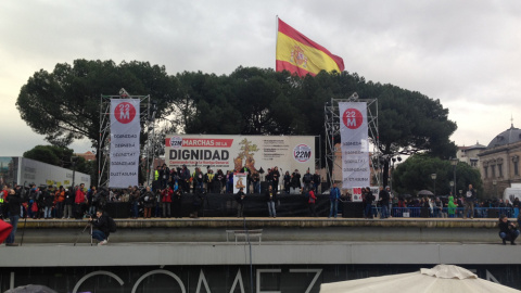 Escenario desde donde intervienen los portavoces de las Marchas de la Dignidad. C.G.M.