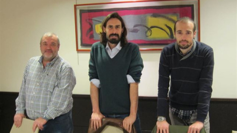 Juanma Brun, líder de Podemos Santander, junto a miembros del Consejo Ciudadano./ EUROPA PRESS Juanma Brun, líder de Podemos Santander, junto a miembros del Consejo Ciudadano./ EUROPA PRESS