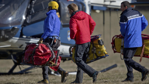 Uno de los pilotos del avión que se estrelló el martes en Francia salió de la cabina y no pudo volver a entrar, según informa el diario The New York Times. El diario Le Monde especifica que fue el comandante del avión de Germanwings el que 