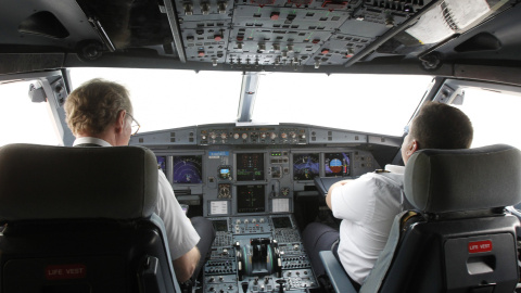 Interior de la cabina de un Airbus A320 como el que se estrelló en los Alpes. / REUTERS Interior de la cabina de un Airbus A320 como el que se estrelló en los Alpes. / REUTERS