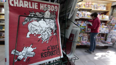 Portada de la revista 'Charlie Hebdo' en un kiosco francés / REUTERS Portada de la revista 'Charlie Hebdo' en un kiosco francés / REUTERS