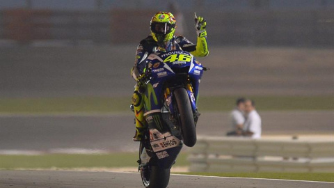 Valentino Rossi cruzando la línea de meta.- EFE Valentino Rossi cruzando la línea de meta.- EFE