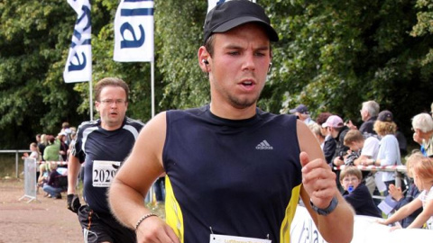 El copiloto del avión siniestrado de Lufthansa participando en una carrera. /EUROPAPRESS El copiloto del avión siniestrado de Lufthansa participando en una carrera. /EUROPAPRESS