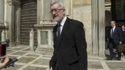 El exconsejero andaluz Antonio Ávila, a su salida del Tribunal Superior de Justicia de Andalucía en Granada. EFE/Miguel Ángel Molina El exconsejero andaluz Antonio Ávila, a su salida del Tribunal Superior de Justicia de Andalucía en Granada. EFE/Miguel Ángel Molina