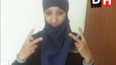 Supuesta imagen de Hasna Aitboulahcen, la suicida del piso de Saint-Denis. Supuesta imagen de Hasna Aitboulahcen, la suicida del piso de Saint-Denis.