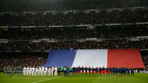 Homenaje a Francia antes del clásico. Reuters / Sergio Perez