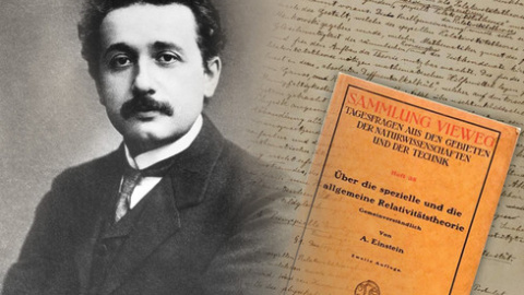 En noviembre de 1915, Albert Einstein (1879-1955) dio a conocer su teoría de la relatividad general, resultado de años de intenso trabajo. / American Institute of Physics. En noviembre de 1915, Albert Einstein (1879-1955) dio a conocer su teoría de la relatividad general, resultado de años de intenso trabajo. / American Institute of Physics.
