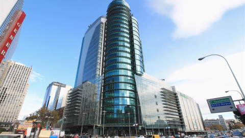 Torre Azca, también conocida como Torre Titania, en Madrid, junto al centro comercial de Nuevos Ministerios de El Corte Ingles. Torre Azca, también conocida como Torre Titania, en Madrid, junto al centro comercial de Nuevos Ministerios de El Corte Ingles.