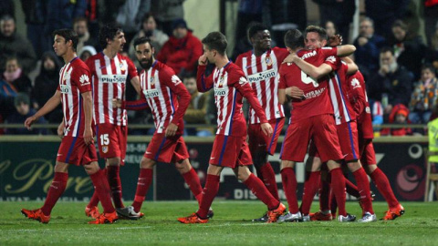 Los jugadores del Atlético celebran el segundo gol al Reus. EFE/Jaume Sellart Los jugadores del Atlético celebran el segundo gol al Reus. EFE/Jaume Sellart