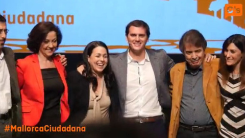 Momento en el que finaliza el acto de Ciudadanos Momento en el que finaliza el acto de Ciudadanos