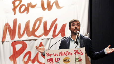 El candidato de IU a la Presidencia del Gobierno, Alberto Garzón, durante un mitin de campaña de su formación que ha tenido lugar en Avilés. EFE/Alberto Morante