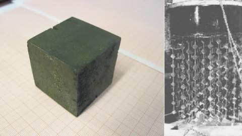 Cubo de uranio analizado e imagen de los utilizados en el último experimento nuclear alemán durante la Segunda Guerra Mundial. JRC Cubo de uranio analizado e imagen de los utilizados en el último experimento nuclear alemán durante la Segunda Guerra Mundial. JRC
